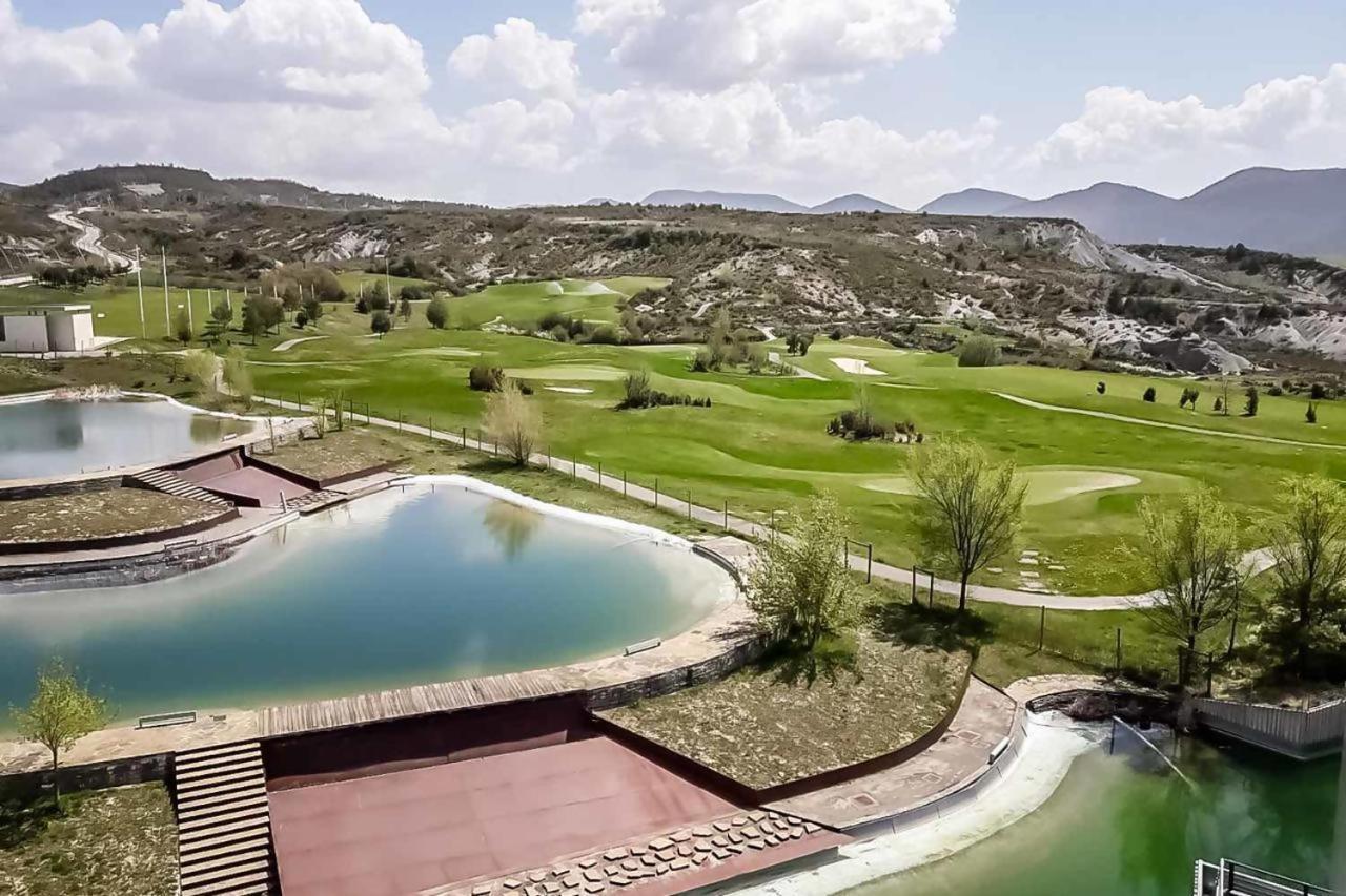 Precioso Apartamento Campo Golf Хуеска Екстериор снимка